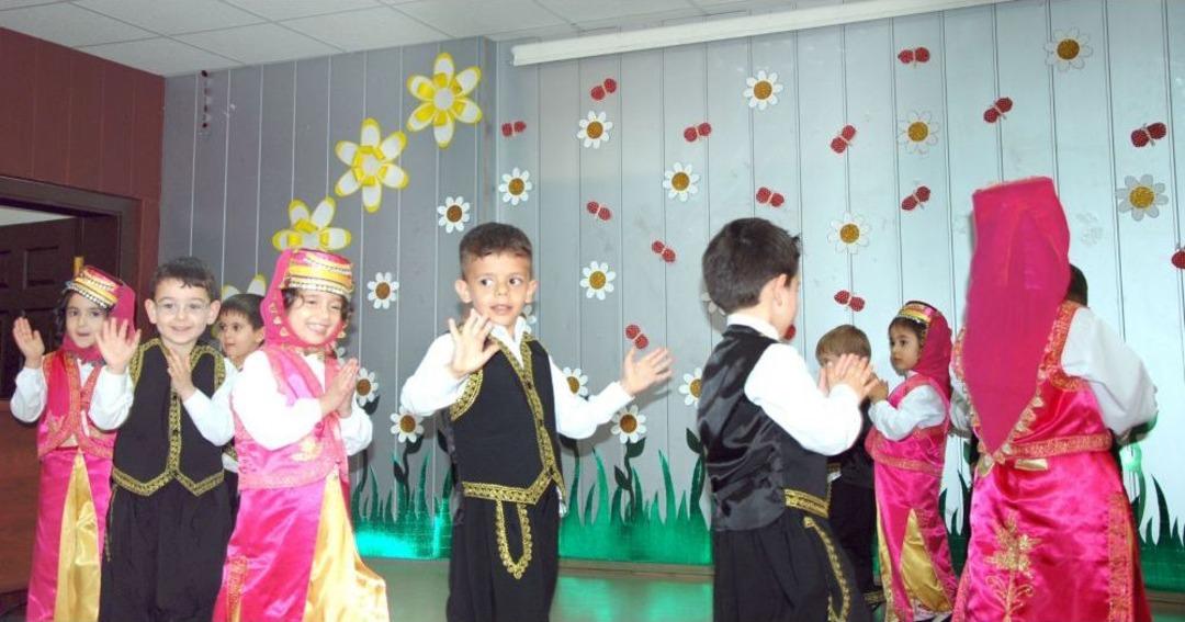 Bur&ccedil; Ceyhan Koleji Minik &Ouml;ğrencileri H&uuml;nerlerini Sergiledi