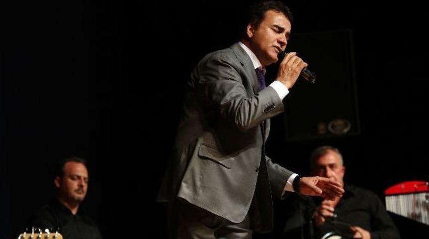Selahattin Alpay&rsquo;dan Unutulmaz Konser