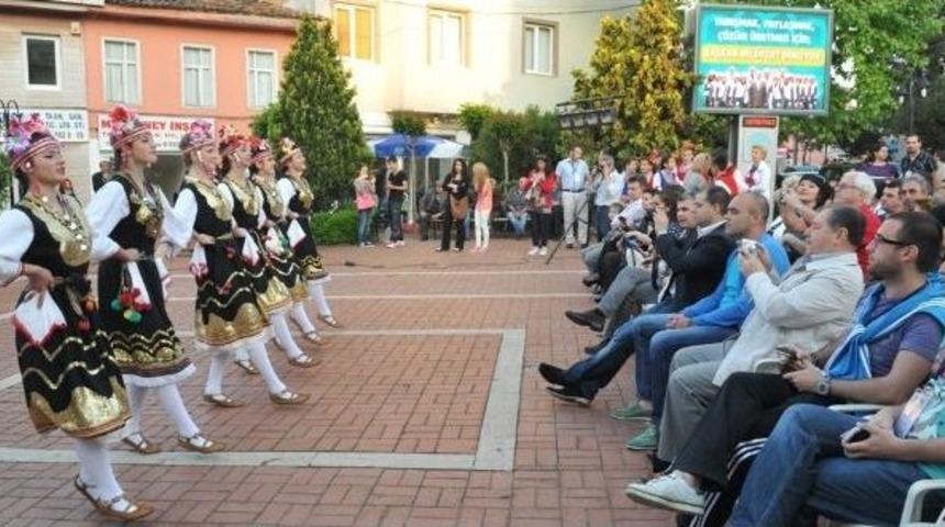 Farklı K&uuml;lt&uuml;rler G&ouml;r&uuml;kle&rsquo;de Buluştu