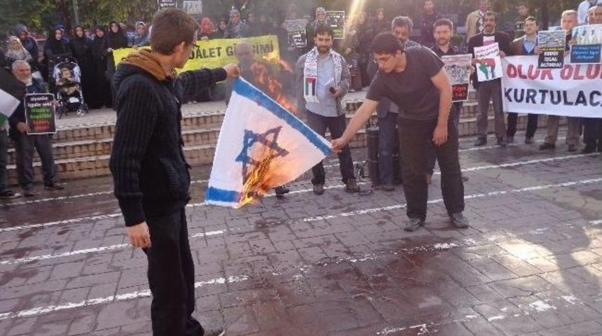 Sakarya&rsquo;da İsrail Bayrağı Yakıldı
