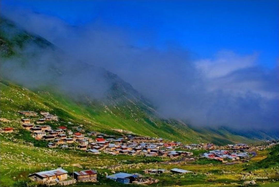 D&ouml;rt Gezginden D&ouml;rt Mevsim