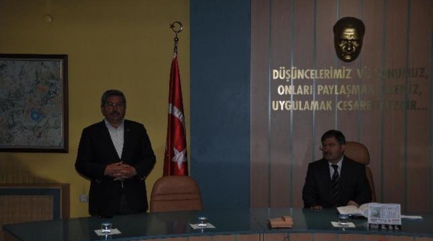 Demirci&rsquo;de B&uuml;y&uuml;kşehir Yasası İle İlgili Bilgilendirme Toplantısı