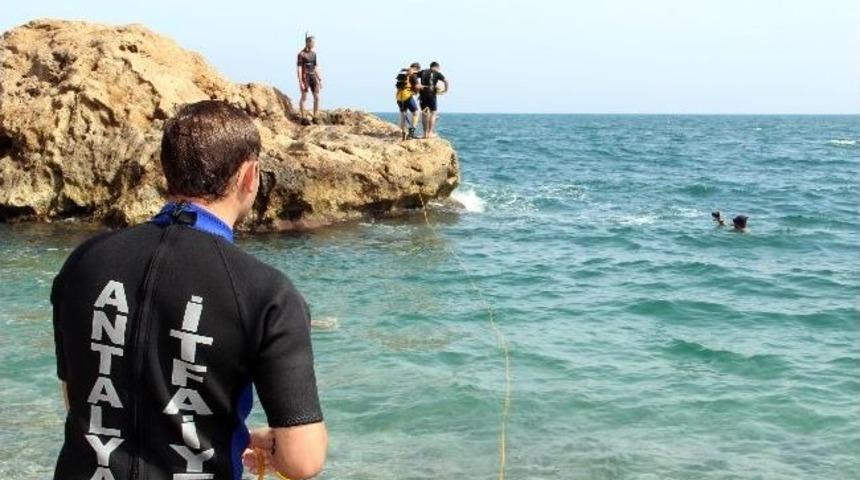 Antalyalı Ve Fransız İtfaiyecilerden Ortak Eğitim