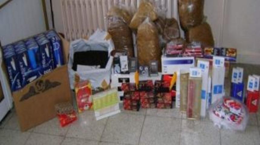 G&ouml;lpazarı&rsquo;nda Ka&ccedil;ak Sigara Ve &Ccedil;ay Ele Ge&ccedil;irildi