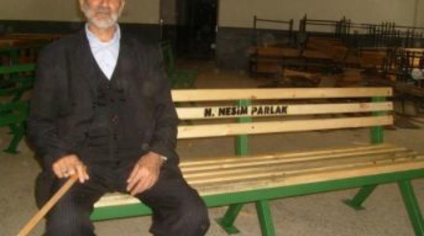 Dolmuş duraklarına 20 adet bank