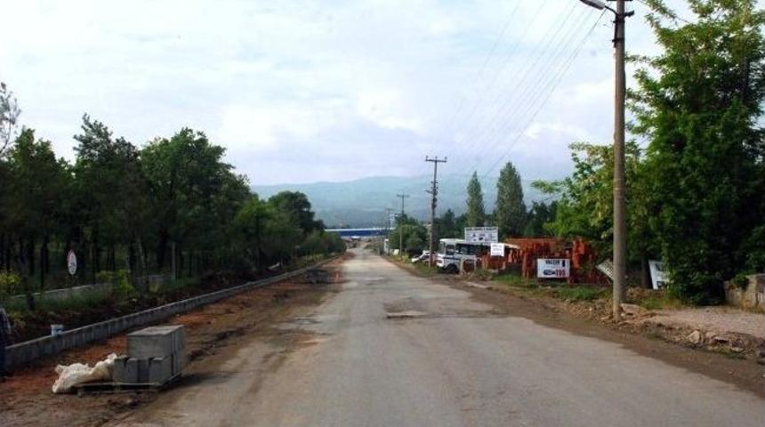 Gediz'de Şehir İ&ccedil;i Yol Yenileme Ve D&uuml;zenleme &Ccedil;alışmaları