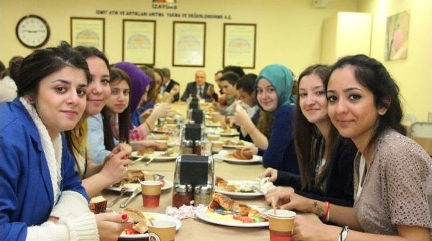 İzaydaş'ta Stajyerlere Başarı Belgesi