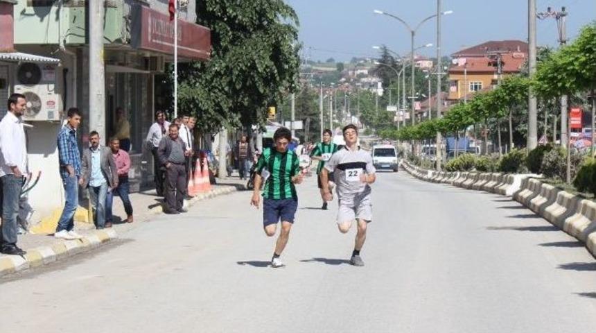 Gen&ccedil;lik Koşusunda Kıyasıya M&uuml;cadele