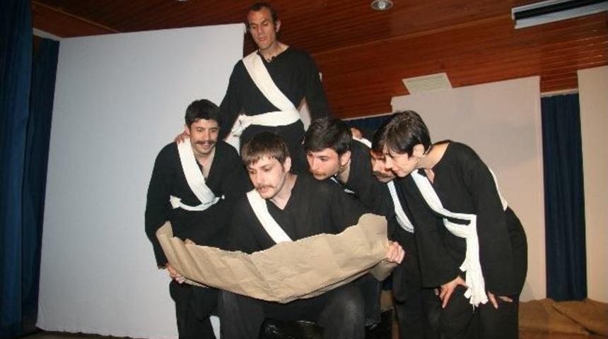 Son Şafak Adlı Tiyatro Oyunu Beğenildi