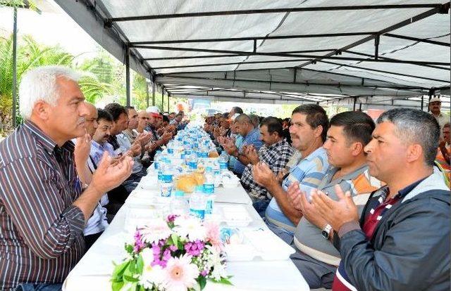 Tütüncü, Park Ve Bahçeler Müdürlüğü Çalışanları İle Bir Araya Geldi