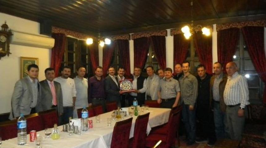 Küsiad'tan Vali'ye Veda Yemeği