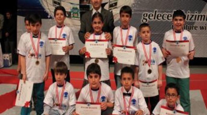 Sahil Koleji, Altın &Ccedil;ocukları &Ouml;d&uuml;llendirdi