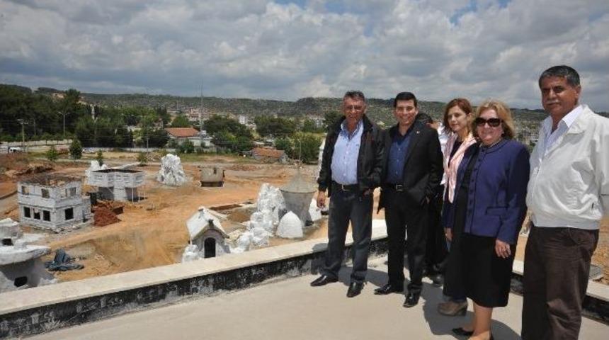 Başkan T&uuml;t&uuml;nc&uuml; Yapımı Devam Eden &Ccedil;alışmaları İnceledi