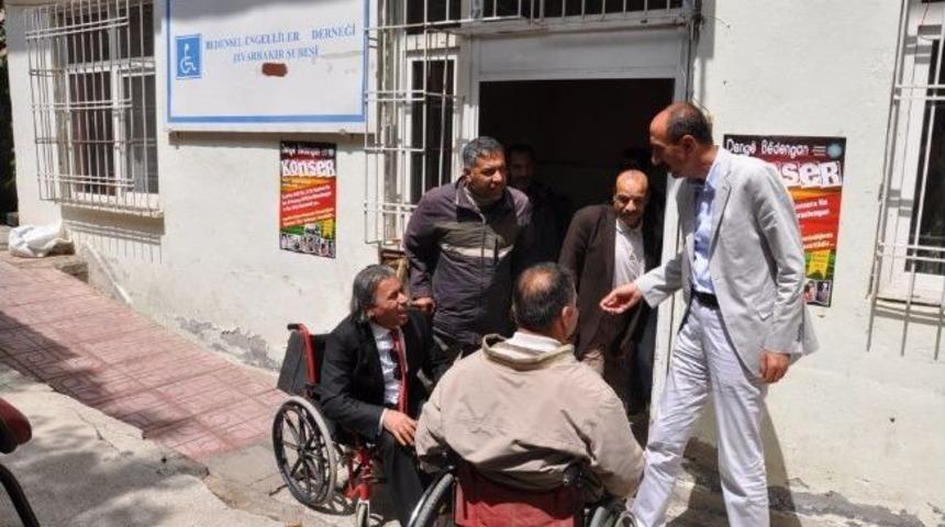 Kurbanoğlu, Engelli Derneklerini Ziyaret Etti