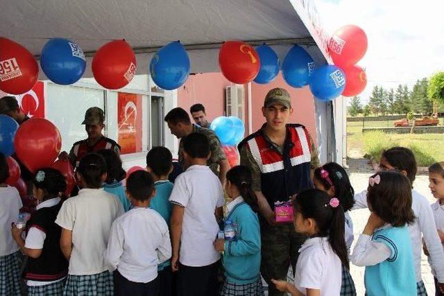 Yavuzeli Jandarma Komutanlığı, Çocukları Sevindirdi