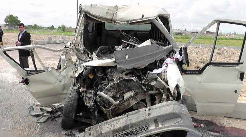 Bor'da Trafik Kazası: 2 &Ouml;l&uuml;