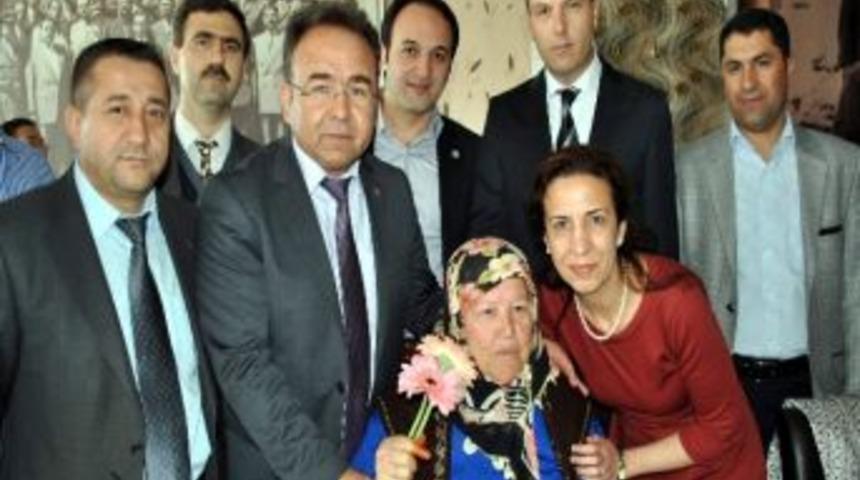 Aydın Memur-sen Acıları Ve Sevin&ccedil;leri Paylaşıyor