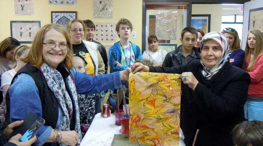 Amerikalılar Ebru Sanatını &Ouml;ğrendi