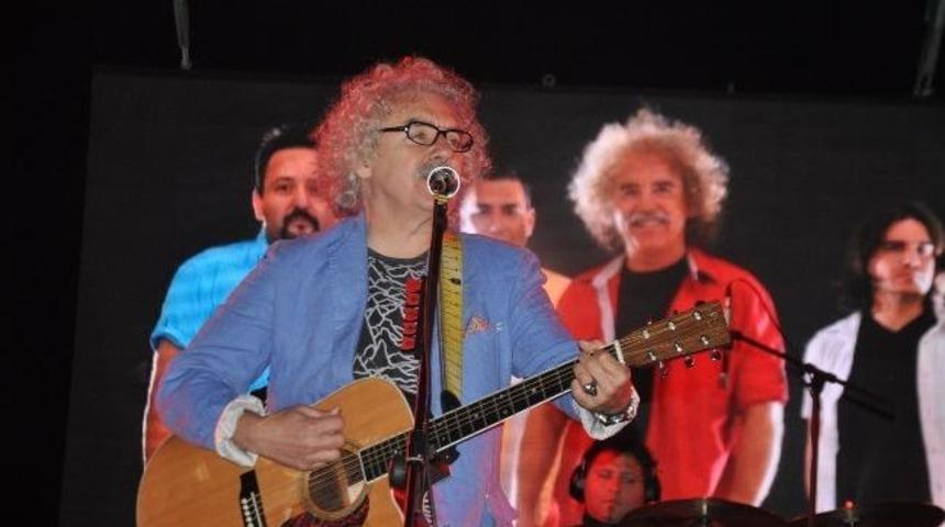 Yeni Türkü Üniversite Öğrencileri İle Buluştu