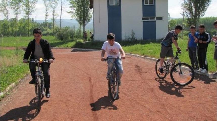Hisarcık&rsquo;ta En Yavaş Bisiklet S&uuml;rme Yarışı