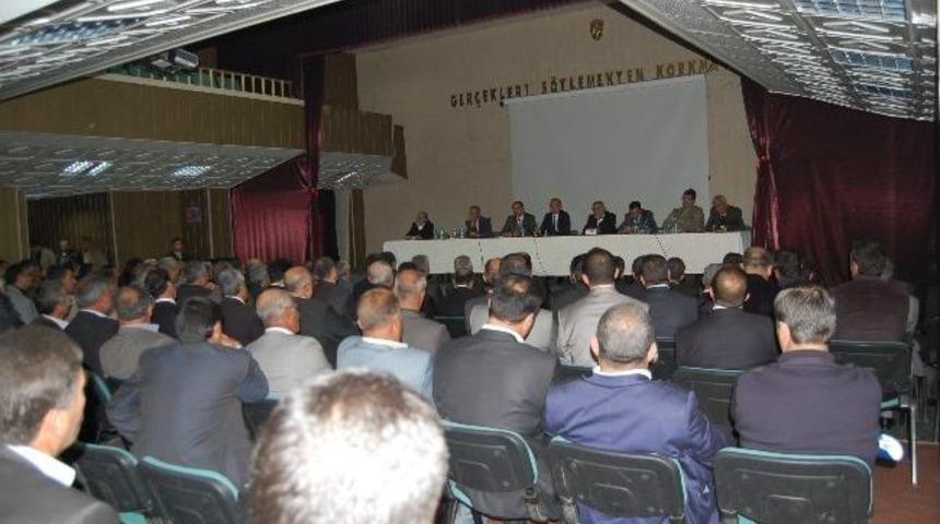 Vali Yurdakul Muhtarlarla Bir Araya Geldi