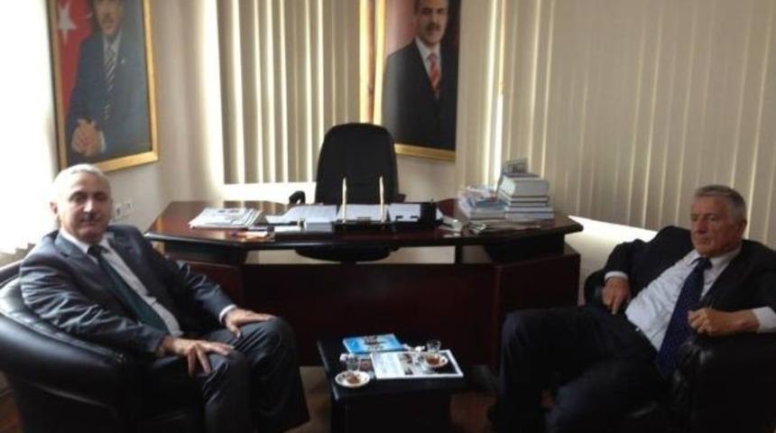 Ak&ccedil;akoca Eski Belediye Başkanı &Ccedil;iloğlu'ndan Ak Parti'ye Ziyareti
