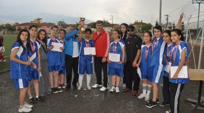 Okullar Arası Hokey İl Birinciliği M&uuml;sabakaları Sona Erdi