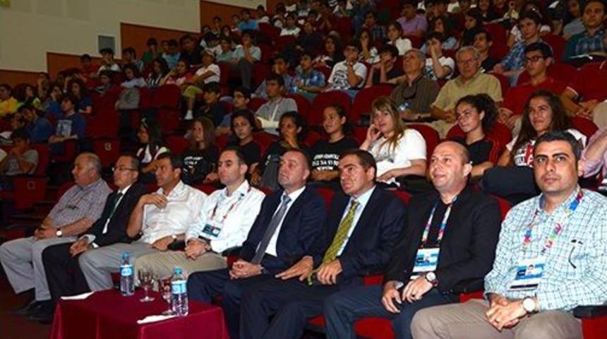 Me&uuml;'de 'akdeniz Oyunları Ve Spor' Paneli