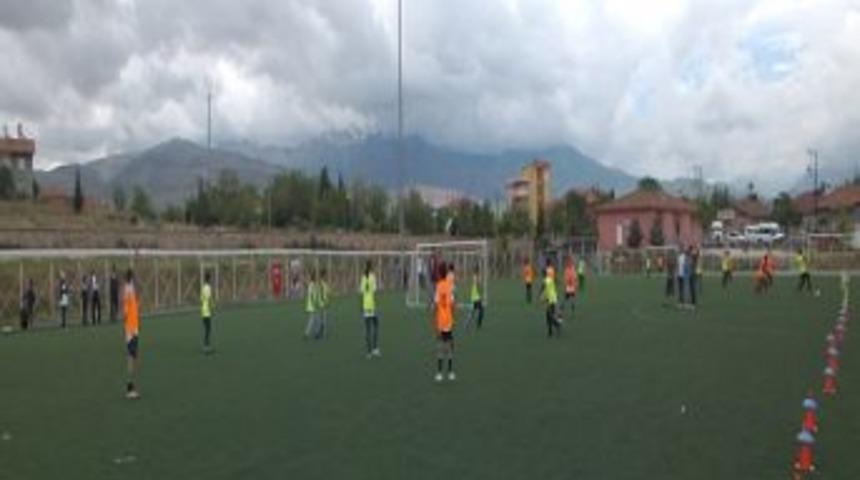 Yetenek Destek Merkezleri Projesi İl Futbol Şenliği Yapıldı