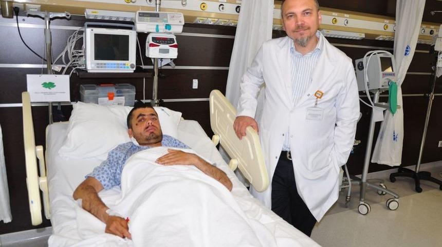 Alanya'da Kalp Ana Damarı Yırtılan Hastaya &Ouml;zel Y&ouml;ntemle Yapay Damar Takıldı