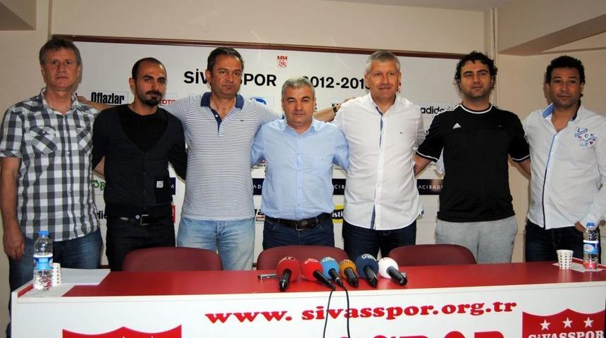 Sivasspor&rsquo;da &Ccedil;alımbay G&ouml;revi Bıraktığını A&ccedil;ıkladı