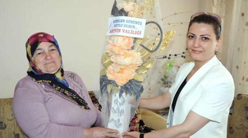 Artvin Valiliği Yetkilileri, Şehit Ve Gazi Ailelerini Ziyaret Ediyor