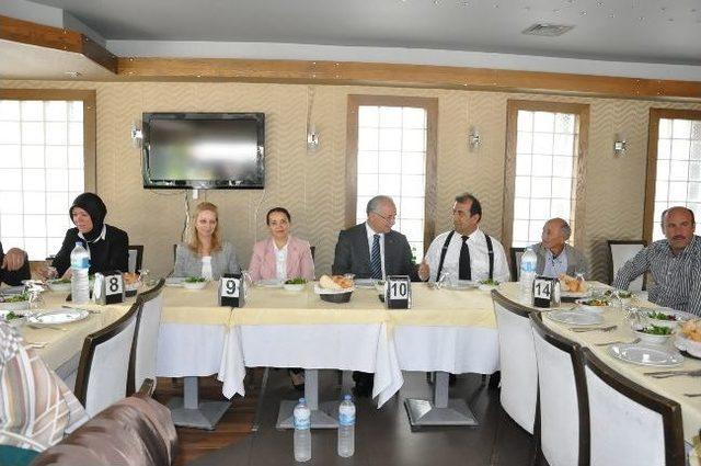 Koruyucu Aileler Yemekte Buluştu 1