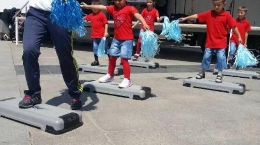 &Ouml;zel &Ccedil;ocuklardan Step G&ouml;sterisi