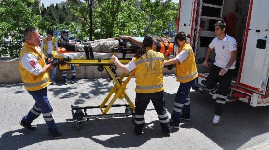 Eskişehir&rsquo;de İnşaatın 2&rsquo;inci Katından D&uuml;şen İş&ccedil;i Yaralandı