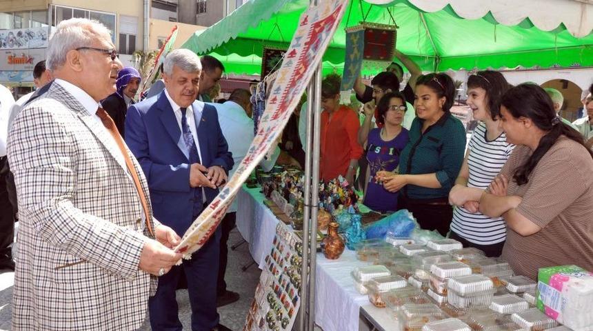 Tarsus'ta Engelliler &lsquo;Engel Değiliz, &Uuml;retiyoruz&rsquo; Sloganıyla Kermes A&ccedil;tı