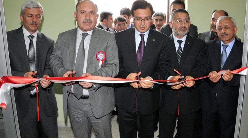 K&uuml;&ccedil;&uuml;k Mucitler Projelerini Sergiledi