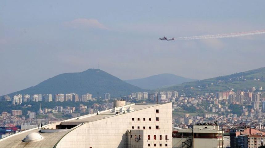 T&uuml;rk Yıldızları'nın Provasına Yoğun Ilgi