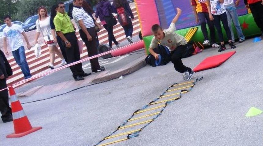 K&uuml;tahya&rsquo;da Gen&ccedil;lik Haftası Coşkusu