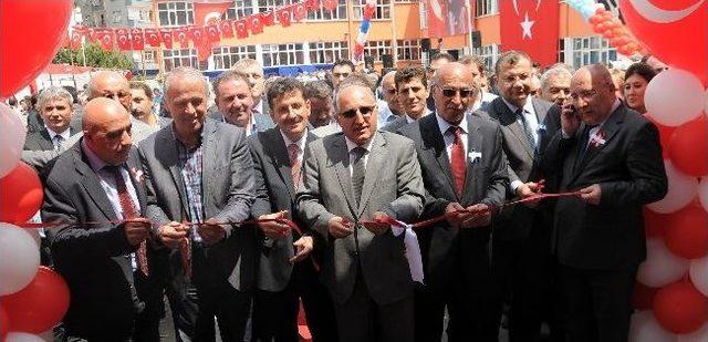 Trabzon’da Öğrencilerden Bilim Fuarı