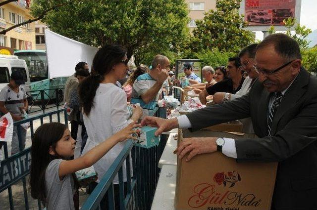 Manisa Belediyesi'nden Vatandaşa Kandil Simidi