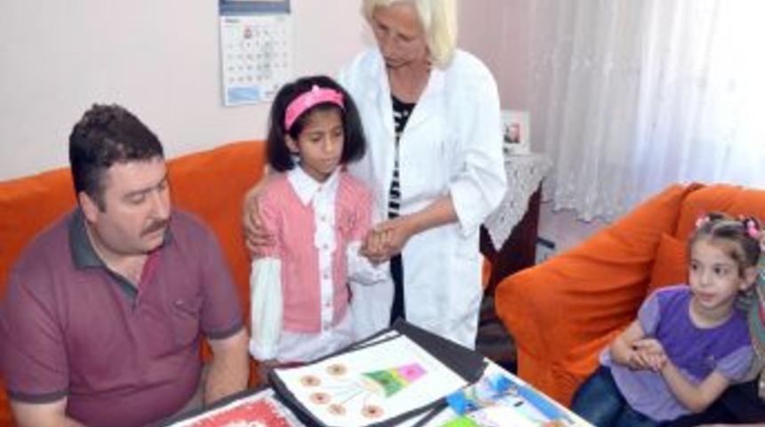 Doğuştan B&ouml;brek Hastası K&uuml;&ccedil;&uuml;k Mine, Nakil I&ccedil;in G&uuml;n Sayıyor