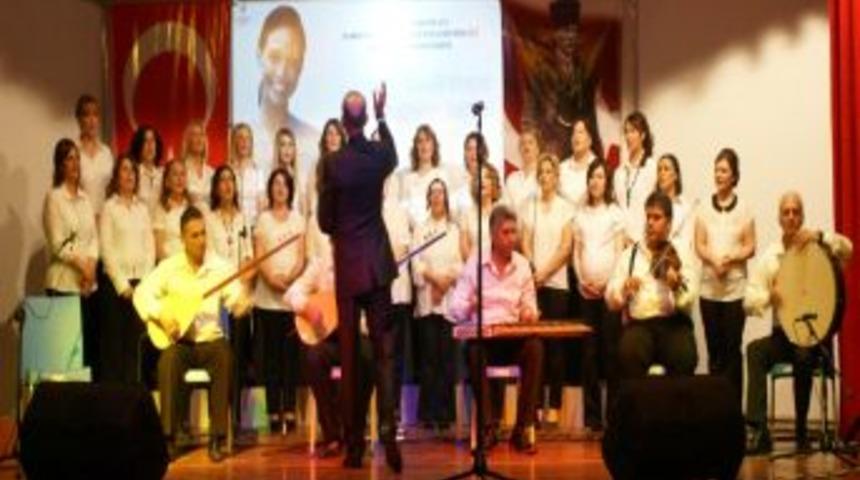 Hemşireler, M&uuml;zikte H&uuml;nerlerini G&ouml;sterdi