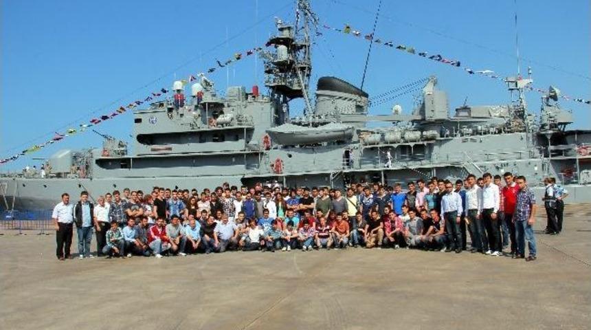 &Ouml;ğrenciler Limanı Gezdi, Savaş Gemilerini Ziyaret Etti
