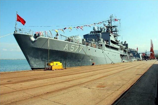 &Ouml;ğrenciler Limanı Gezdi, Savaş Gemilerini Ziyaret Etti 2