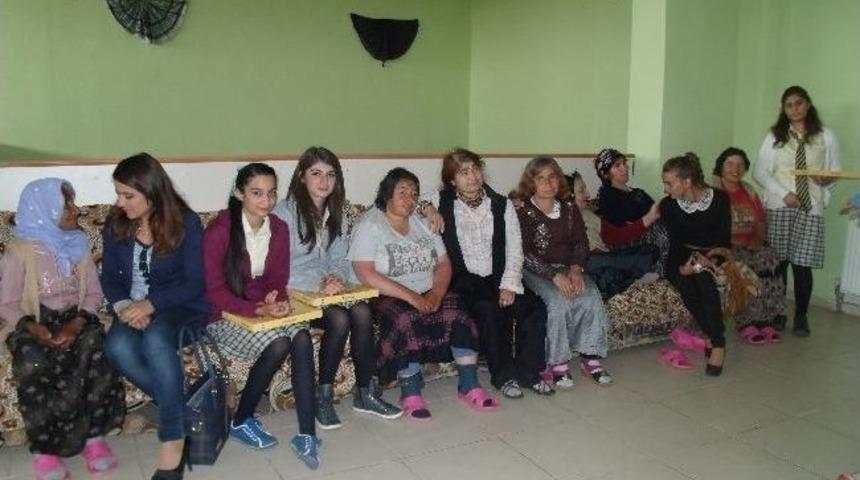 &Ouml;ğrenciler Engellileri Ziyaret Etti