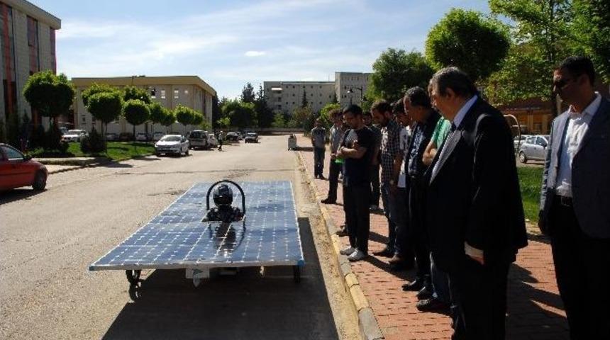 G&uuml;neş Enerjili Araba