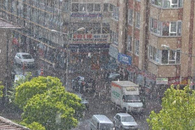 Kayseri&rsquo;de Sağanak Yağış Etkili Oldu 2