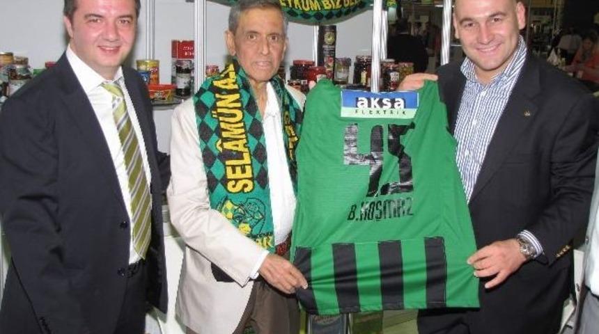 Koşmaz, Akhisar Ticaret Borsası Standını Ziyaret Etti