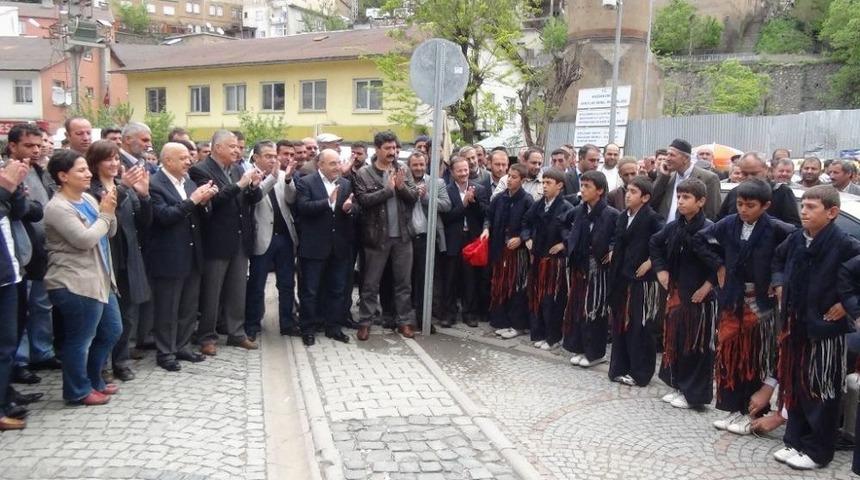 Akil İnsanlar Bitlis&rsquo;te Barış Halayları &Ccedil;ekti